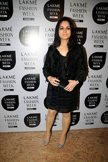 फैशन वीक में मॉडलों ने मोहा मन । फैशन वीक की और तस्‍वीरें