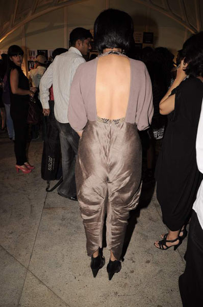 अनामिका के फैशन शो में सोनम कपूर | एचडीआईएल फैशन वीक