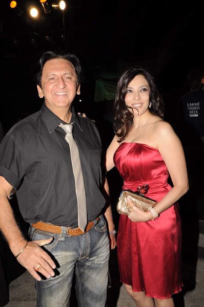 अनामिका के फैशन शो में सोनम कपूर | एचडीआईएल फैशन वीक