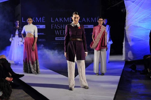 अनामिका के फैशन शो में सोनम कपूर | एचडीआईएल फैशन वीक