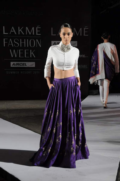 अनामिका के फैशन शो में सोनम कपूर | एचडीआईएल फैशन वीक