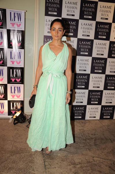 अनामिका के फैशन शो में सोनम कपूर | एचडीआईएल फैशन वीक