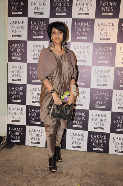 अनामिका के फैशन शो में सोनम कपूर | एचडीआईएल फैशन वीक