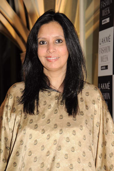 अनामिका के फैशन शो में सोनम कपूर | एचडीआईएल फैशन वीक