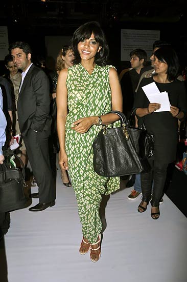 लैक्‍मे फैशन वीक में सितारे | ग्लैमर का तड़का