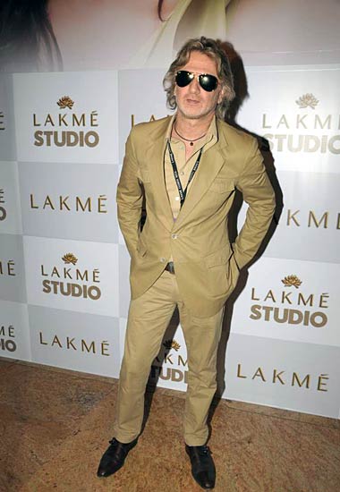 लैक्‍मे फैशन वीक में सितारे | ग्लैमर का तड़का