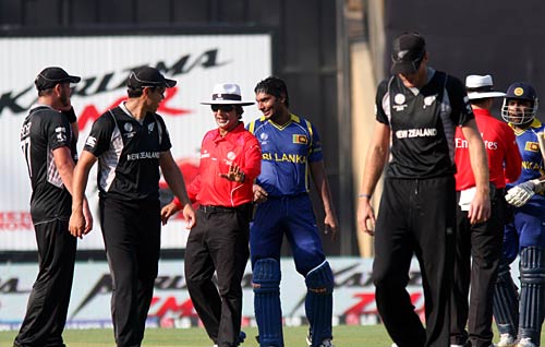 श्रीलंका ने दी न्‍यूजीलैंड को करारी शिकस्‍त...