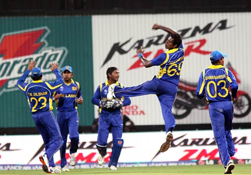 श्रीलंका ने दी न्‍यूजीलैंड को करारी शिकस्‍त...