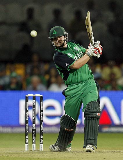 रोमांचक मुकाबले में आयरलैंड ने इंग्‍लैंड को धोया