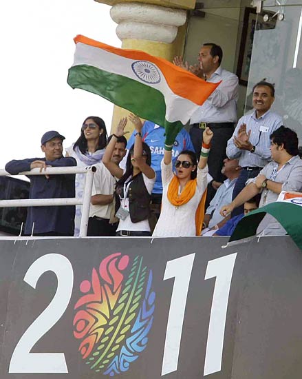 भारत-पाक के बीच हुए महामुकाबले की तस्‍वीरें । अपडेट