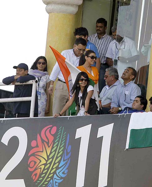 सितारों ने उठाया भारत-पाक मैच का लुत्‍फ । रोमांचक जीत