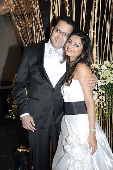 राहुल,डिम्पी ने मनाई शादी की पहली सालगिरह