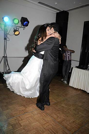 राहुल,डिम्पी ने मनाई शादी की पहली सालगिरह