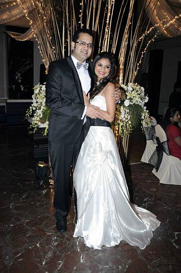 राहुल,डिम्पी ने मनाई शादी की पहली सालगिरह