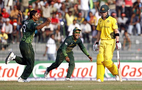 पाक ने ऑस्‍ट्रेलिया को चटाई धूल...