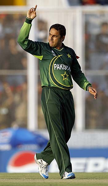 तस्‍वीरों में देखें भारत की रोमांचक जीत । आधी रात का जश्‍न