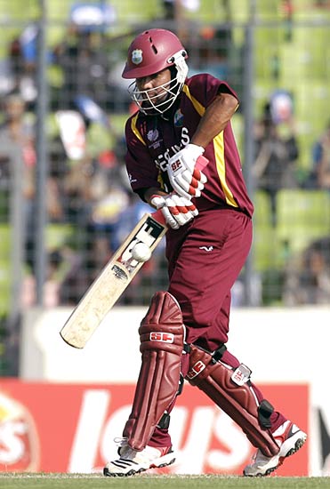 वेस्‍टइंडीज को पीट सेमीफाइनल में पहुंचा पाकिस्‍तान