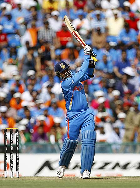 तस्‍वीरों में देखें भारत की रोमांचक जीत । आधी रात का जश्‍न