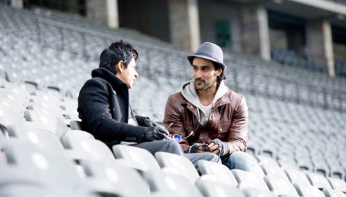 डॉन-2 में शाहरुख का नया लुक | किंग खान की पार्टी