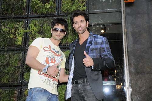 बॉलीवुड सितारों ने बिखेरी चमक । हसीनाओं का जलवा