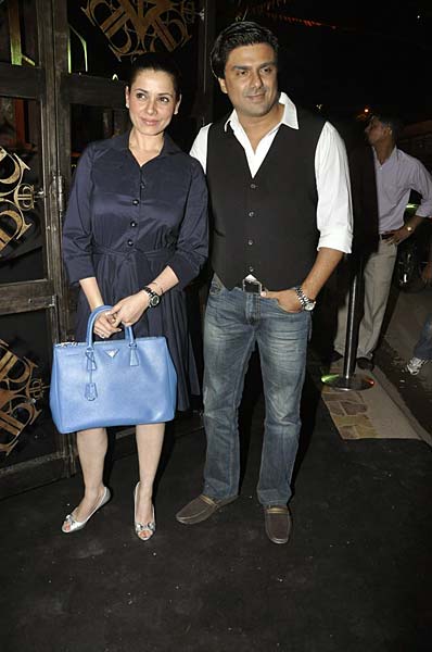 बॉलीवुड सितारों ने बिखेरी चमक । हसीनाओं का जलवा