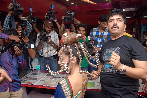 टीम इंडिया के लिए बैकलेस हुईं सोफिया | ऐसी दीवानगी...