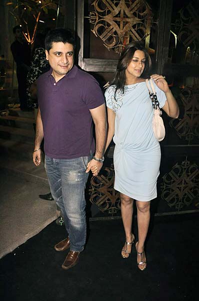 बॉलीवुड सितारों ने बिखेरी चमक । हसीनाओं का जलवा