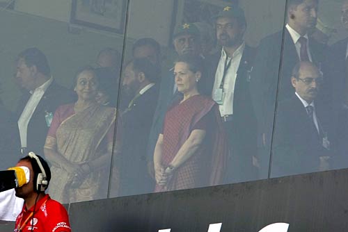 भारत-पाक के बीच हुए महामुकाबले की तस्‍वीरें । अपडेट