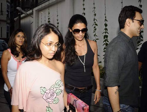 भारत की जीत के रंग में बॉलीवुड । भारत की रोमांचक जीत