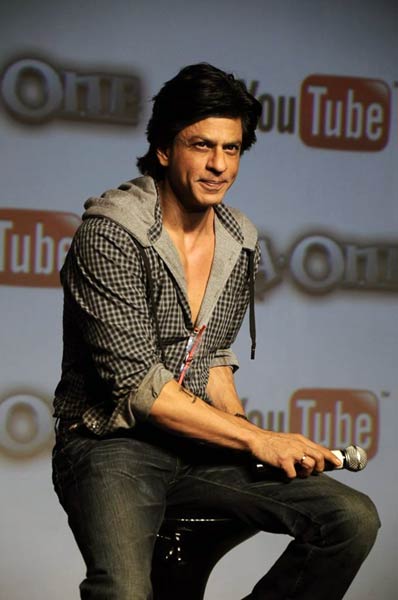 डॉन-2 में शाहरुख का नया लुक | किंग खान की पार्टी