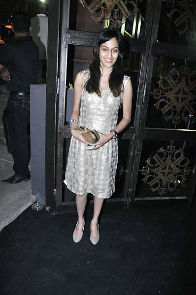 बॉलीवुड सितारों ने बिखेरी चमक । हसीनाओं का जलवा