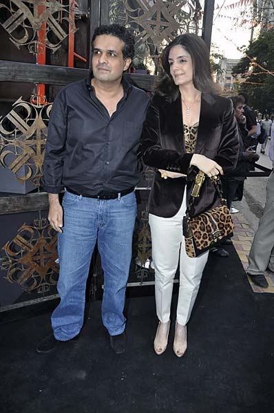 बॉलीवुड सितारों ने बिखेरी चमक । हसीनाओं का जलवा