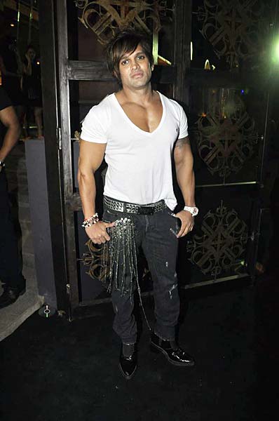 बॉलीवुड सितारों ने बिखेरी चमक । हसीनाओं का जलवा