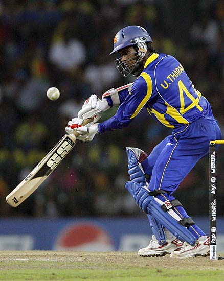 इंग्लैंड को धूल चटा श्रीलंका सेमीफाइनल में पहुंची