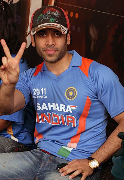 सितारों ने उठाया भारत-पाक मैच का लुत्‍फ । रोमांचक जीत