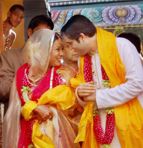 वरुण ने की यामिनी संग शादी । एक अधूरी यात्रा