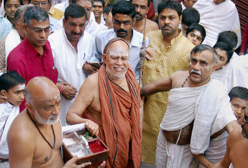 वरुण ने की यामिनी संग शादी । एक अधूरी यात्रा