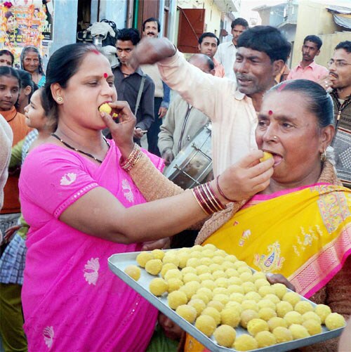 वरुण ने की यामिनी संग शादी । एक अधूरी यात्रा