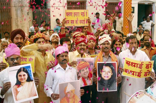 वरुण ने की यामिनी संग शादी । एक अधूरी यात्रा