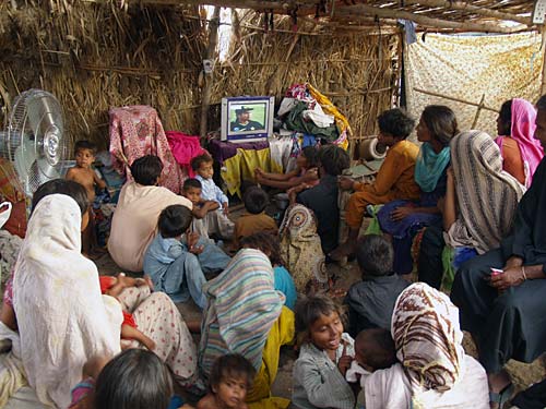 तस्‍वीरों में देखें भारत की रोमांचक जीत । आधी रात का जश्‍न