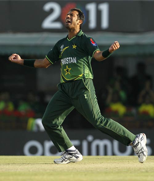 भारत-पाक के बीच हुए महामुकाबले की तस्‍वीरें । अपडेट