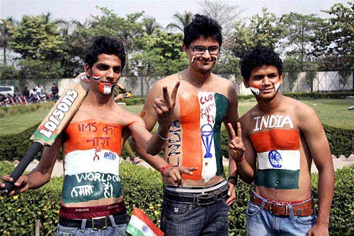 महामुकाबले की मैदान से बाहर की तैयारी । क्रिकेट का बुखार