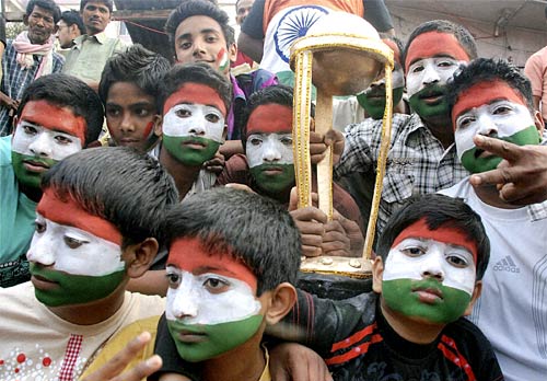 महामुकाबले की मैदान से बाहर की तैयारी । क्रिकेट का बुखार