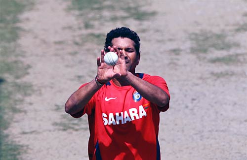 महामुकाबले की मैदान से बाहर की तैयारी । क्रिकेट का बुखार