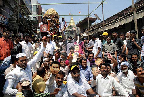 महामुकाबले की मैदान से बाहर की तैयारी । क्रिकेट का बुखार