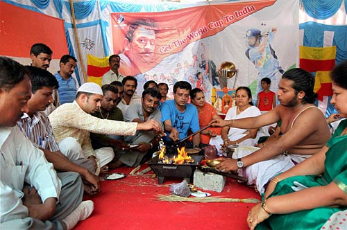 महामुकाबले की मैदान से बाहर की तैयारी । क्रिकेट का बुखार