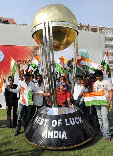 महामुकाबले की मैदान से बाहर की तैयारी । क्रिकेट का बुखार