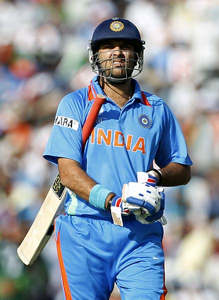 तस्‍वीरों में देखें भारत की रोमांचक जीत । आधी रात का जश्‍न