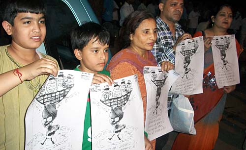 हजारे के आंदोलन की आंधी । करप्‍शन के खिलाफ हल्‍ला बोल