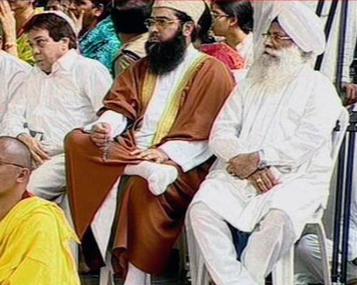 सत्य साईं चिर-समाधि में लीन । सत्य साईं का जीवन